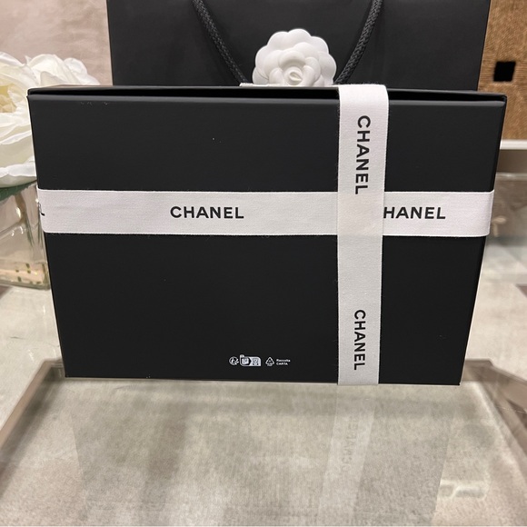 Chanel Gift Box Set - Picture 5 of 12
